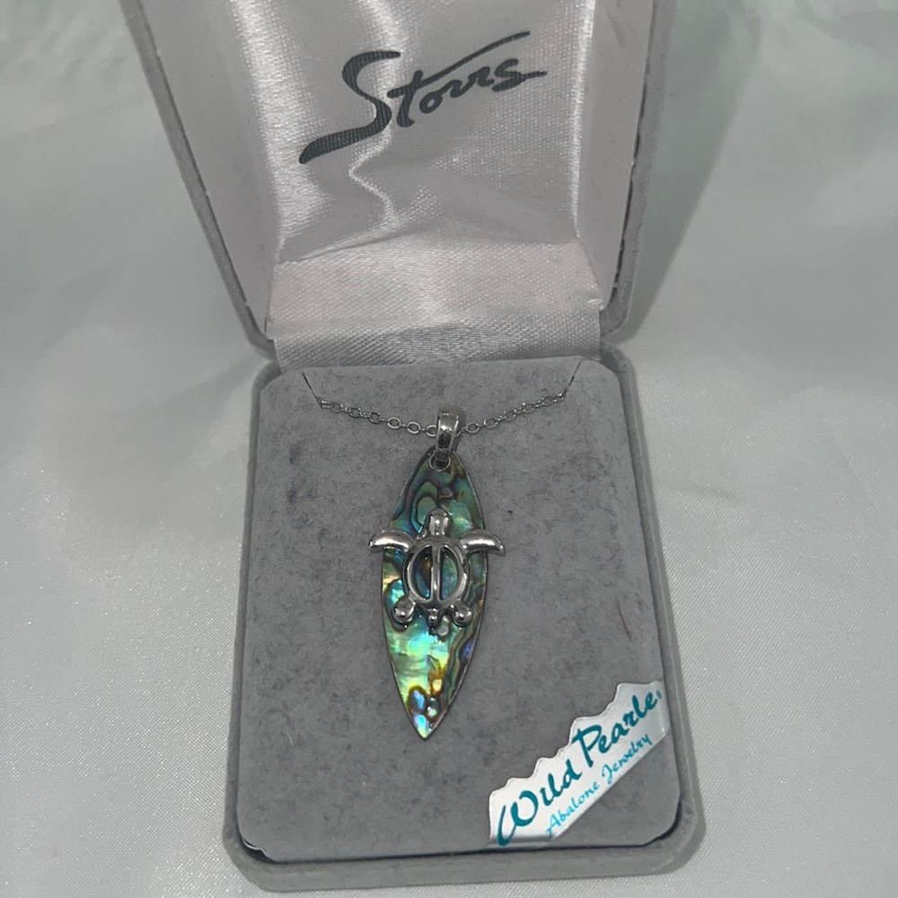NWT Wild Pearle Turtle Necklace  🐢